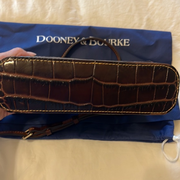 NEW Dooney & Bourke crossbody with dust bag - Picture 4 of 5